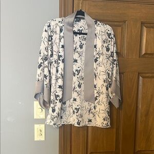 Ro & De Floral Kimono with Black and Gray